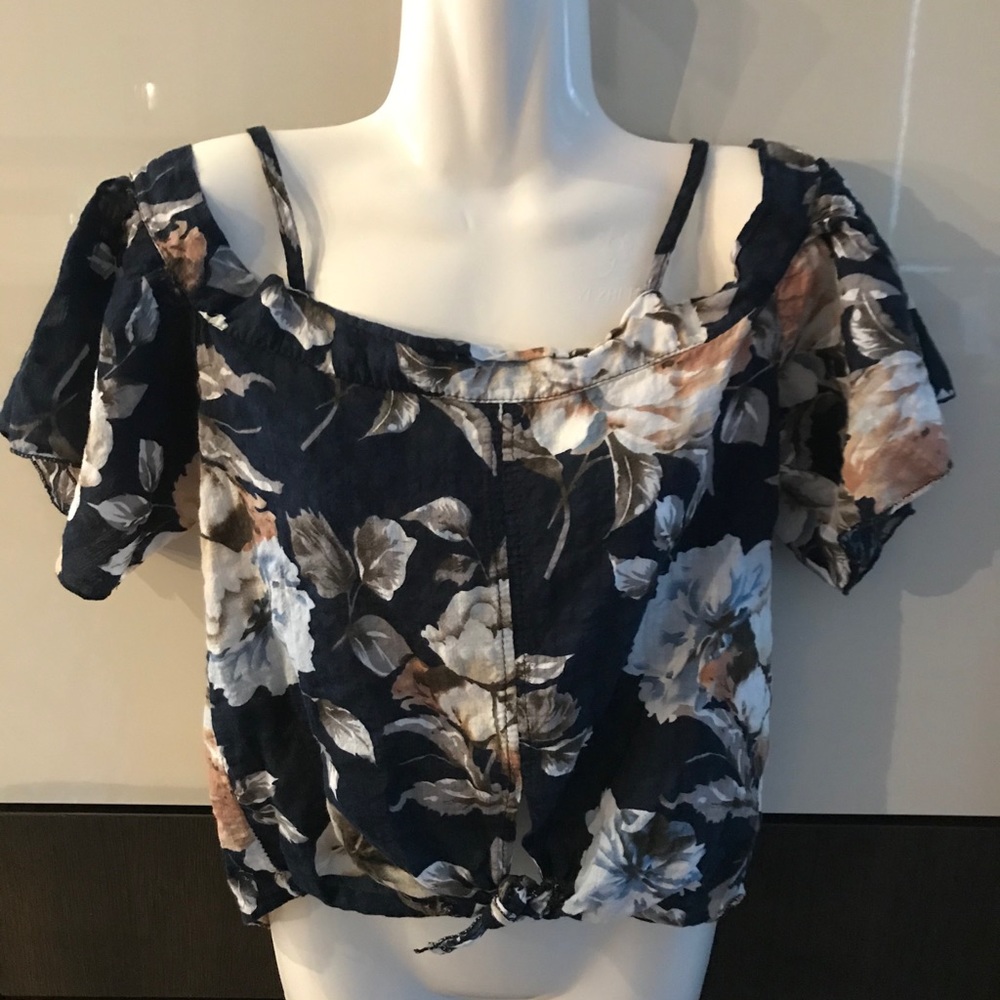 Cute floral cold shoulder cropped cotton blouse